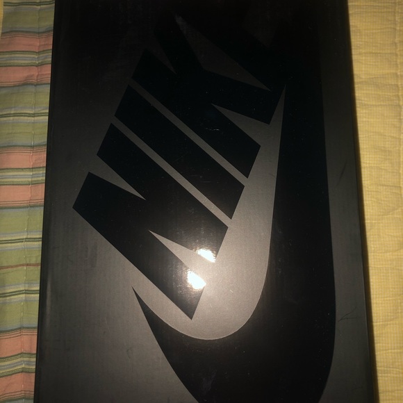 Nike Air Force 1 x Supreme - Picture 2 of 8